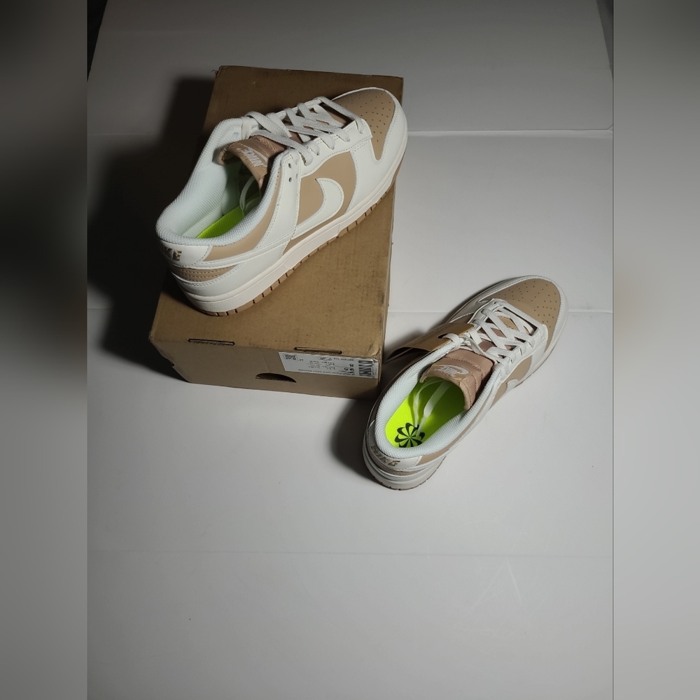 Nike dunks low women size 9.5